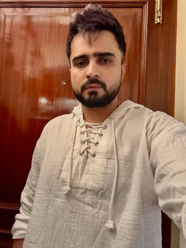 Adil Durrani Social Presence