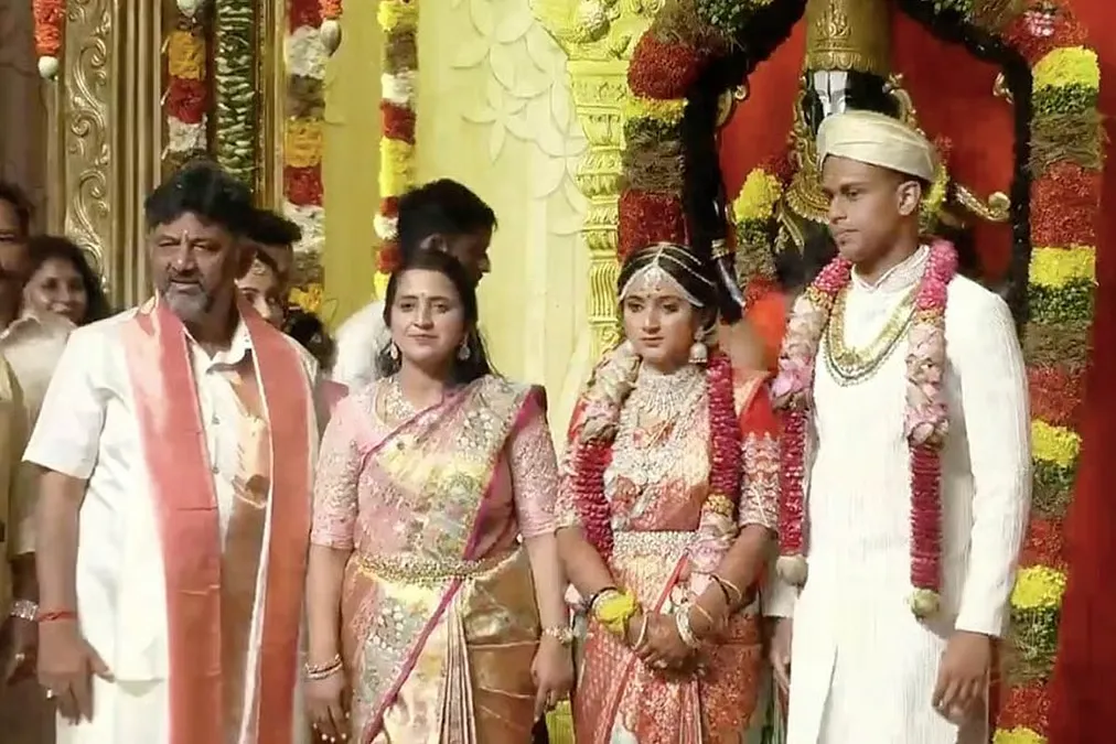 DK Shivakumar & Wife at Daughter’s Wedding