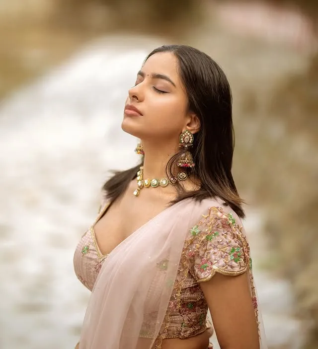 Aurora Sinclair Biography