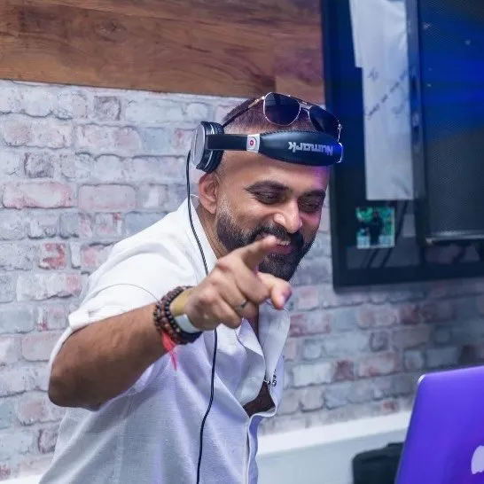 Vasi Sachi Biography